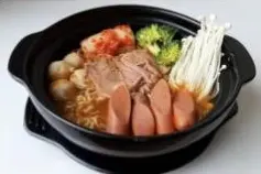 Hình ảnh Mì cay bò - cá - xúc xích