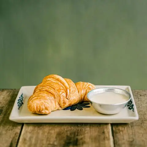 Hình ảnh Bánh Sừng Bò Chấm Sữa