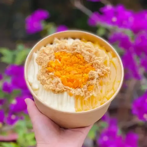 Hình ảnh Bánh bông lan trứng muối