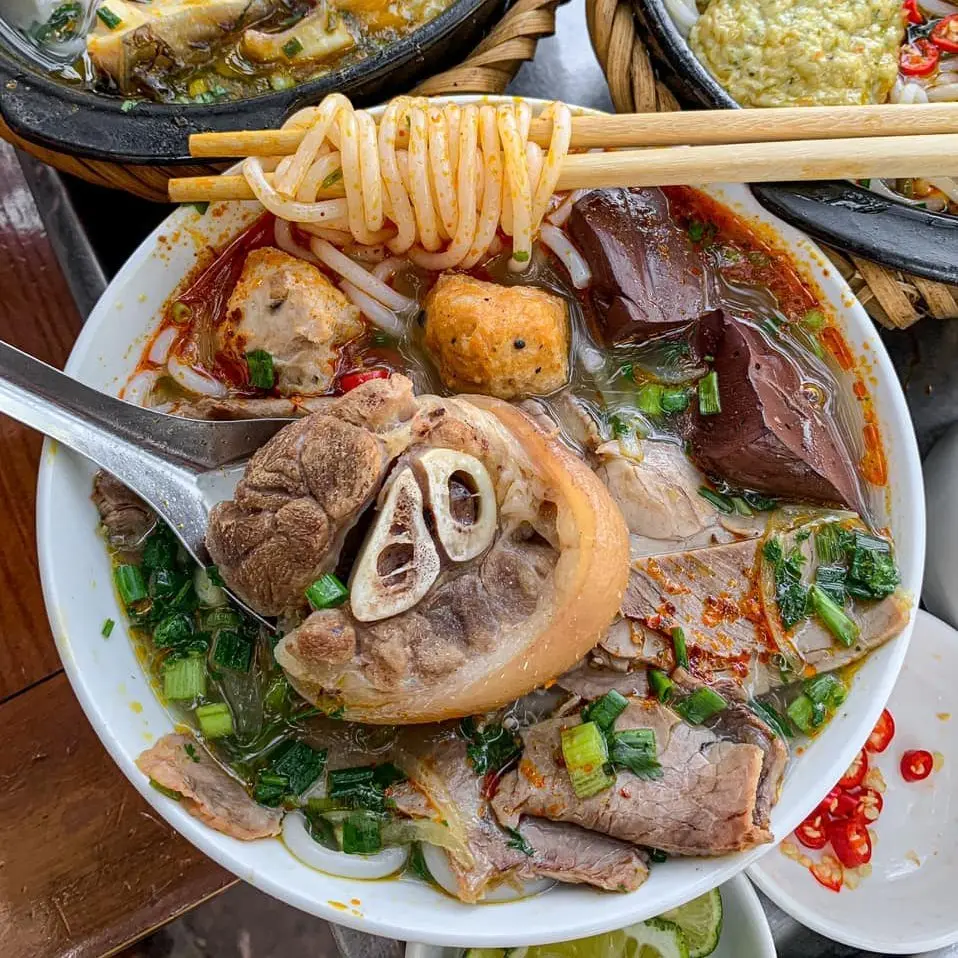 Hình ảnh Bún bò nạm giò