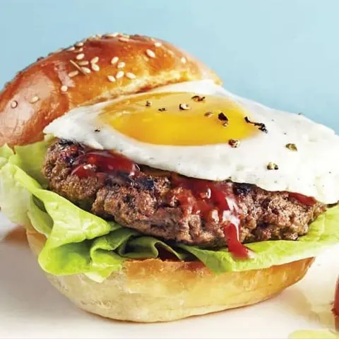 Hình ảnh Hamburger bò trứng