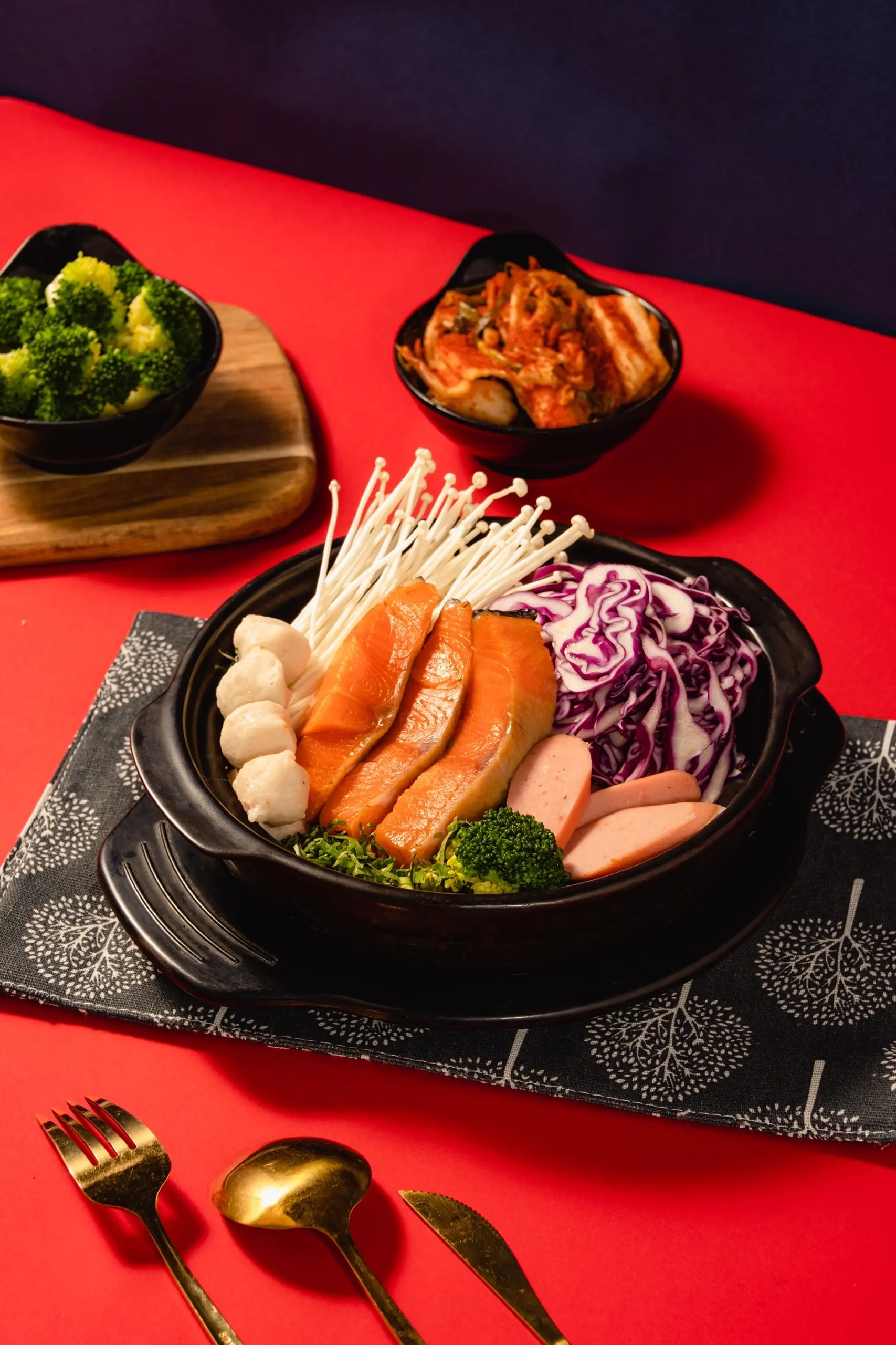 Hình ảnh Mì kim chi cá hồi