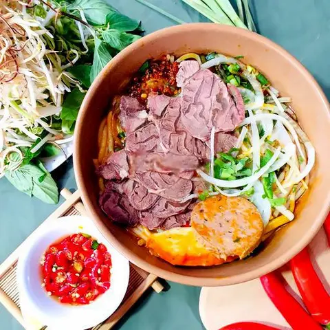 Hình ảnh Bún bò bắp chả