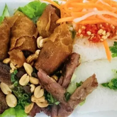 Hình ảnh Bánh hỏi thịt nướng chả giò