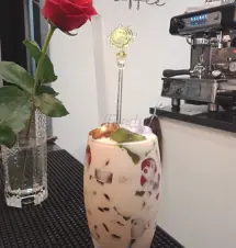 Hình ảnh Trà sữa pudding khoai môn