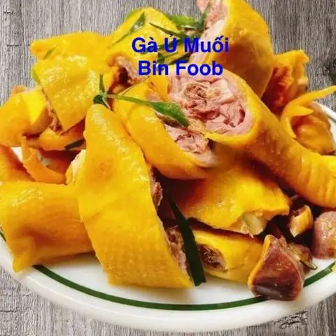 Hình ảnh Gà ta ủ muối hoa tiêu nửa con