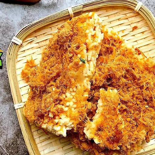 Hình ảnh Cơm cháy chà bông trứng muối