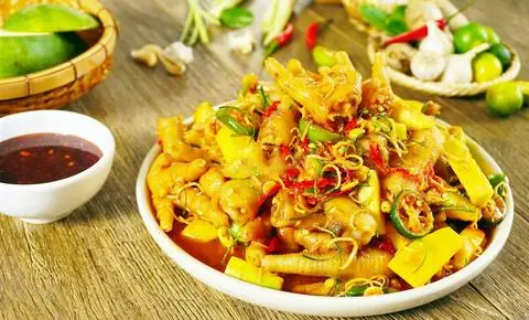 Hình ảnh Chân gà rút xương sả tắc lắc cóc xoài
