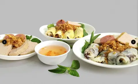 Hình ảnh Bánh ướt trứng đặc biệt