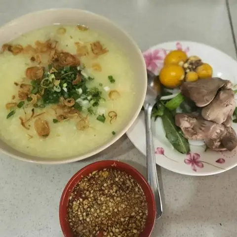 Hình ảnh Cháo lòng gà trứng non