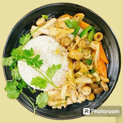 Hình ảnh Cơm xào nấm rơm nấm đùi gà