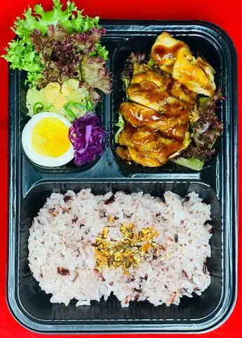 Hình ảnh Cơm đùi gà phi lê nướng sốt Teriyaki