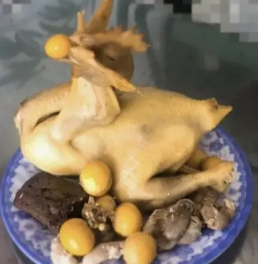 Hình ảnh Gà cúng tài lộc