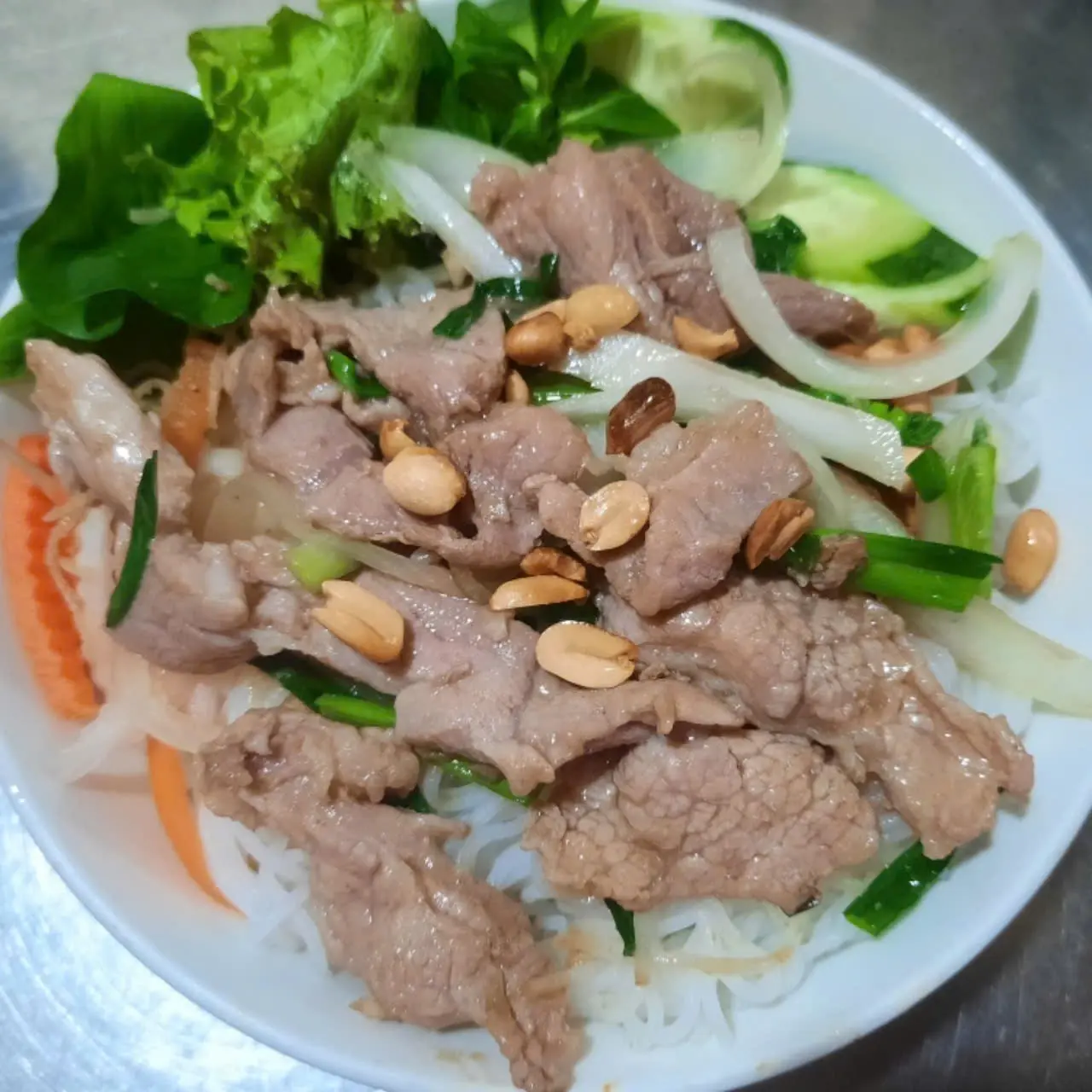 Hình ảnh Bún thịt heo xào