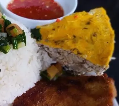 Hình ảnh Cơm sườn chả trứng