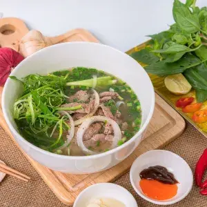 Hình ảnh 1 phở tái - 1 phở bò viên - 1 nước giải khát
