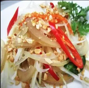 Hình ảnh Gỏi thập cẩm bao tử cá chẽm - da cá - mực tẩm (M)