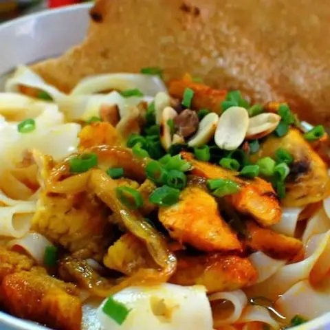 Hình ảnh Mì Quảng gà heo