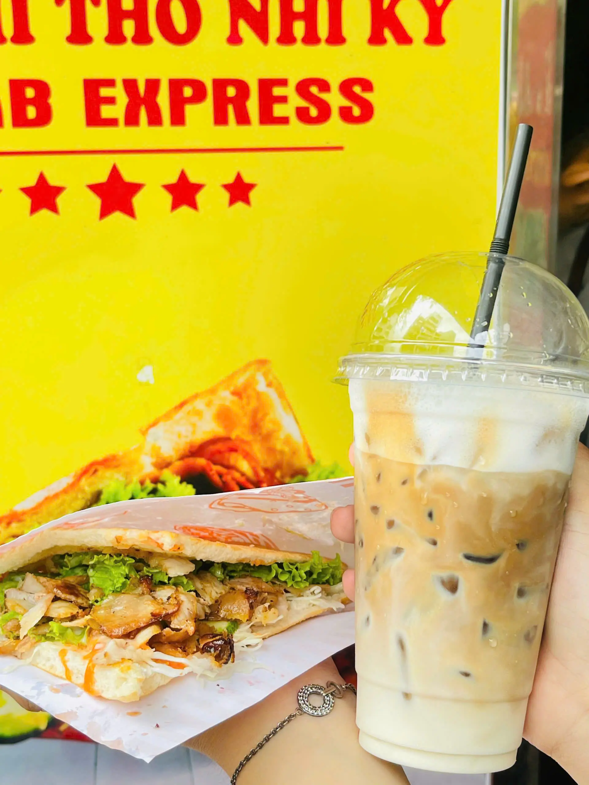 Hình ảnh Bánh mì kebab - sữa tươi cafe