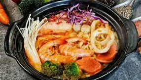 Hình ảnh Mì cay hải sản