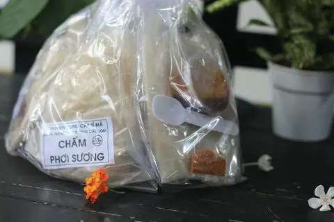 Hình ảnh Bánh tráng chấm Me