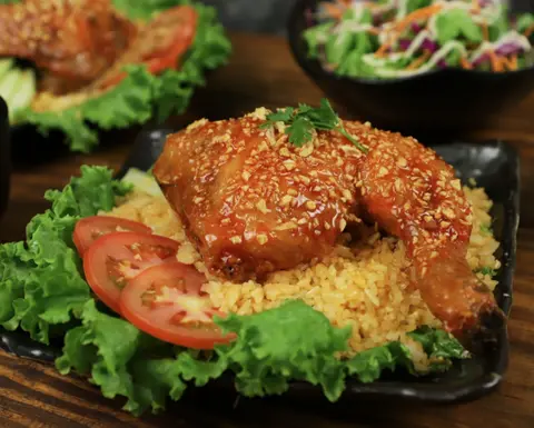 Hình ảnh CƠM GÀ CHIÊN NƯỚC MẮM  { NHỎ }