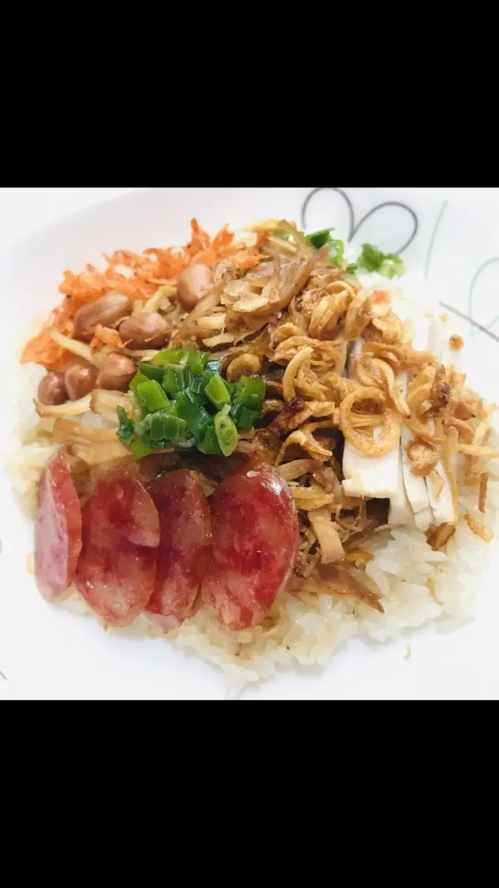 Hình ảnh Xôi gà lạp xưởng