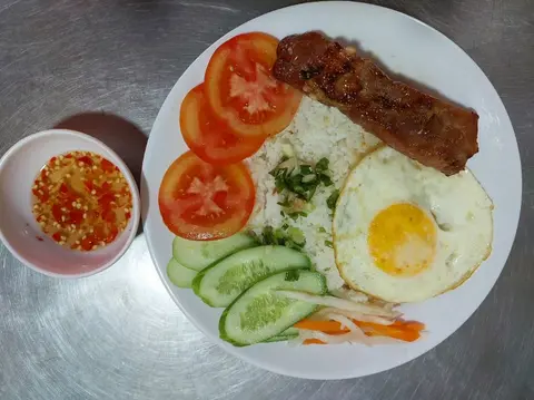 Hình ảnh Sườn cọng ốp la