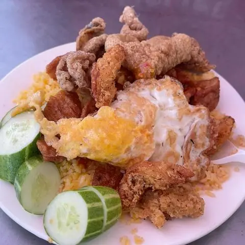 Hình ảnh Cơm chiên da gà - 1 ly nước