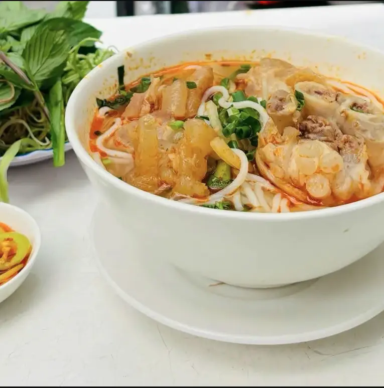 Hình ảnh Bún bò gân giò
