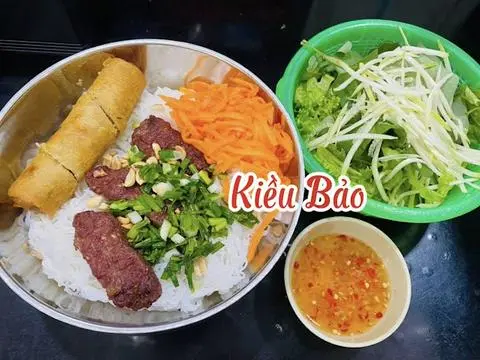 Hình ảnh Bún nem nướng - chả giò