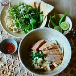 Hình ảnh Mì Quảng chả tôm