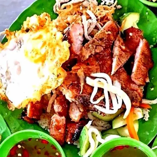 Hình ảnh Cơm sườn bì chả ốp la