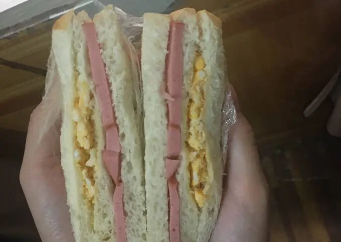 Hình ảnh Combo sandwich trứng xúc xích - nước ngọt