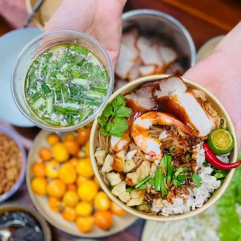 Hình ảnh Hủ tiếu trộn tôm - thịt