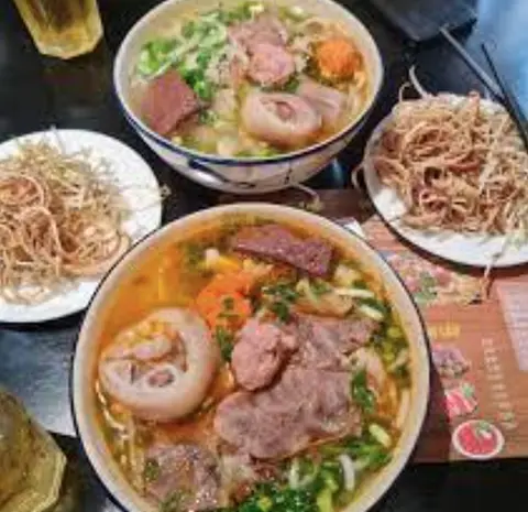 Hình ảnh Bún Bò Huế Đầy Đủ