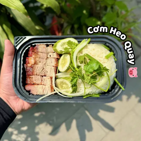 Hình ảnh Cơm heo quay da giòn