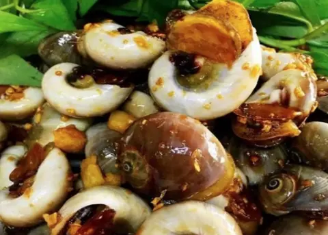 Hình ảnh Ốc mỡ rang muối