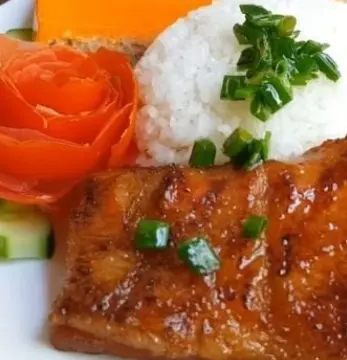 Hình ảnh Cơm sườn chả