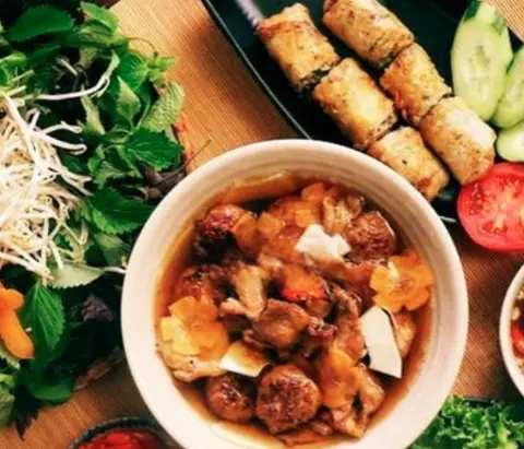 Hình ảnh Bún chả Hà Nội - có nem
