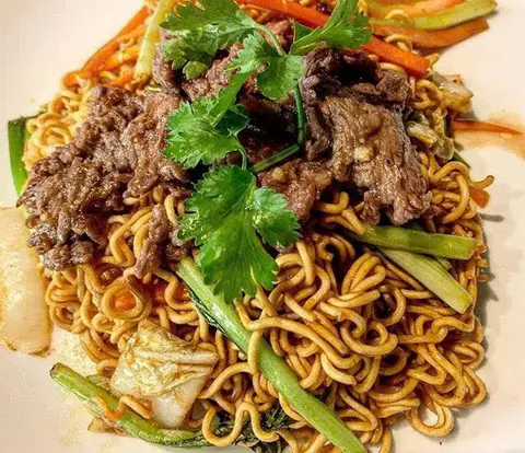 Hình ảnh Mì trộn bò