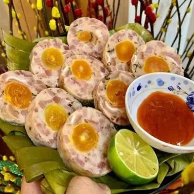 Hình ảnh Giò Thủ Trứng Muối 600g