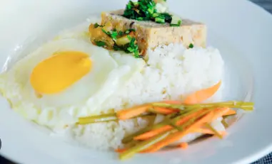 Hình ảnh Cơm chả ốp la