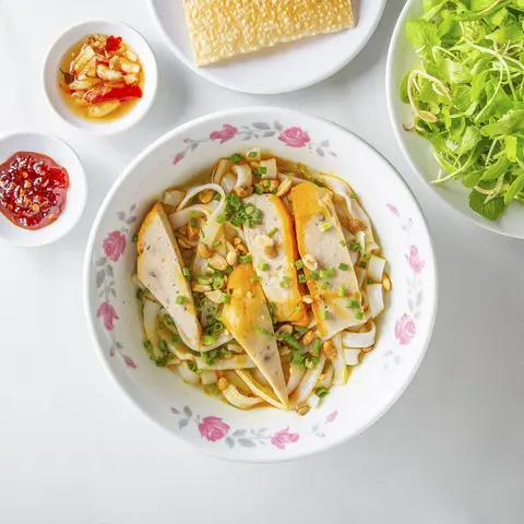 Hình ảnh Mì Quảng chả tôm