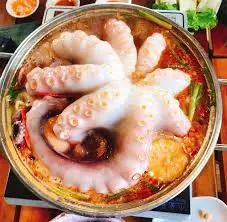 Hình ảnh Lẩu bạch tuộc đặc biệt