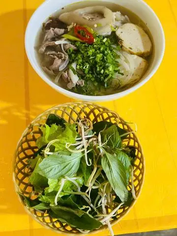 Hình ảnh Bún bò thập cẩm
