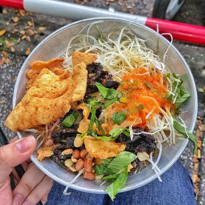 Hình ảnh Gỏi đu đủ khô bò đen