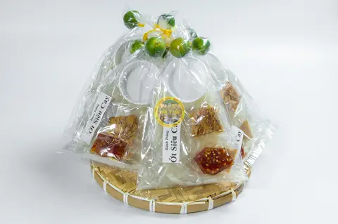 Hình ảnh Bánh tráng chấm siêu cay