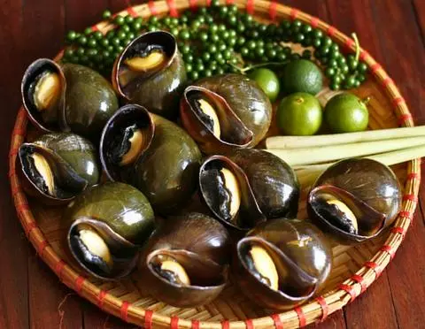 Hình ảnh Ốc bươu nướng tiêu xanh