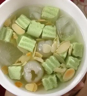 Hình ảnh Chè khúc bạch trà xanh vải